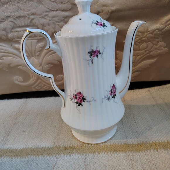 Princess House By Hammersley. Windsor Rose Fine Bone China Tea Pot - Picture 11 of 16